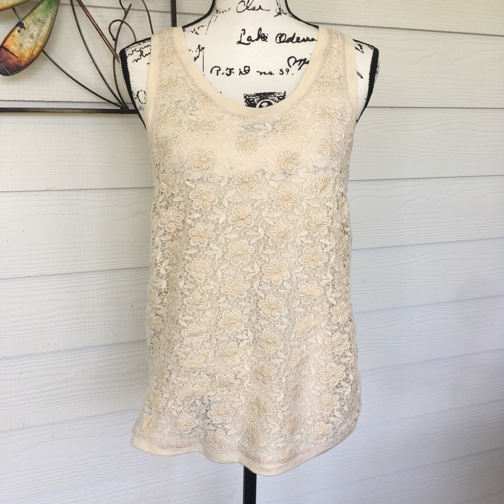 🔴 4 for $25 J. Crew Textured Floral Tank - Picture 3 of 5